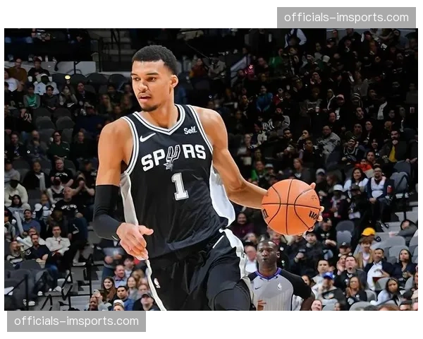 文班亚马护框效率联盟顶级 马刺防守体系构建围绕其展开