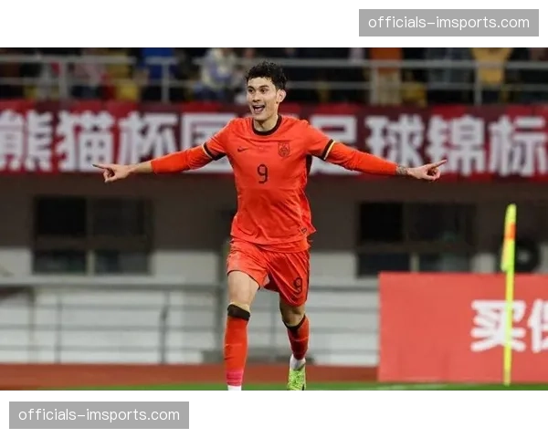 拜合拉木冬窗标王机会有限 蓉城国脚中锋仍需时间证明价值 拜合拉木冬窗标王机会有限 蓉城国脚中锋仍需时间证明价值